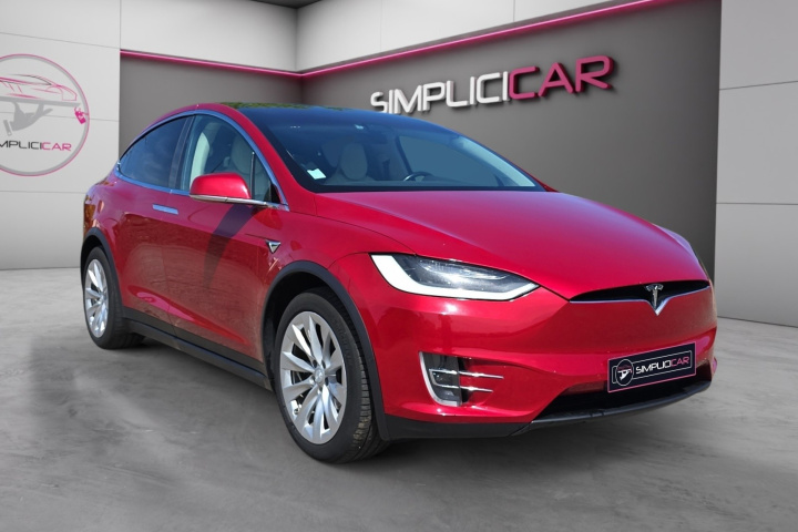 TESLA MODEL X
